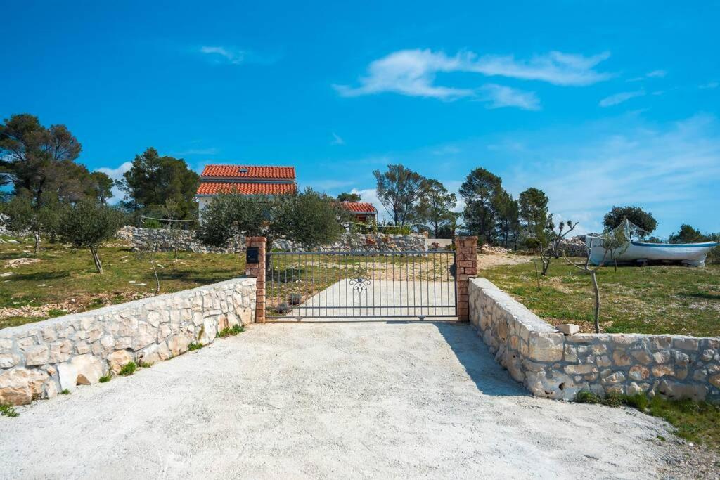 Isolated Paradise Adio Mare Milna  Zewnętrze zdjęcie